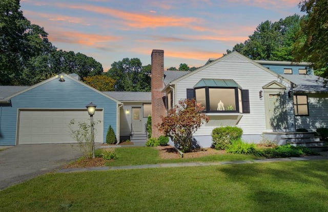 2 OxYoke Lane - 2 Ox Yoke Lane, Norwalk, CT 06851