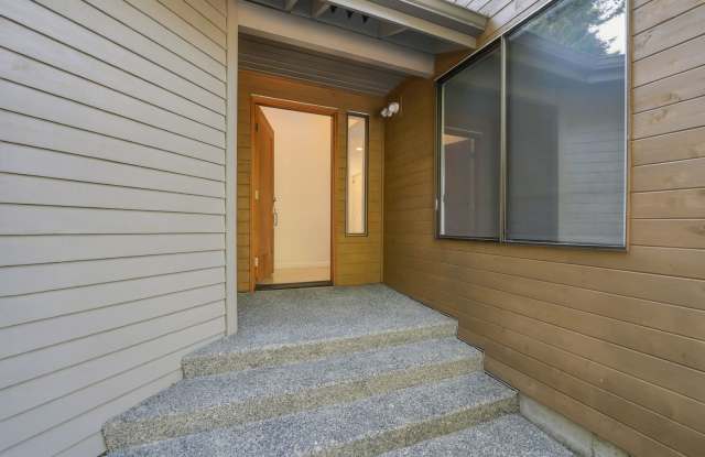4Bd/3.25Ba Kirkland Home Gallery 3