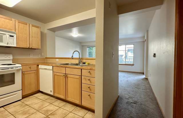 Varsity II Apartments Gallery 1