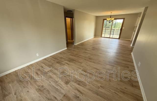 1910 South 5th Street - 1910 South 5th Street, Beatrice, NE 68310