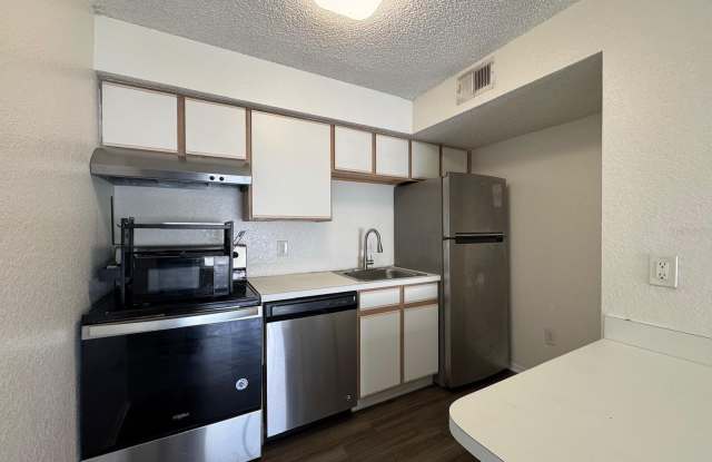 2213 GRAND CAYMAN Court Gallery 2
