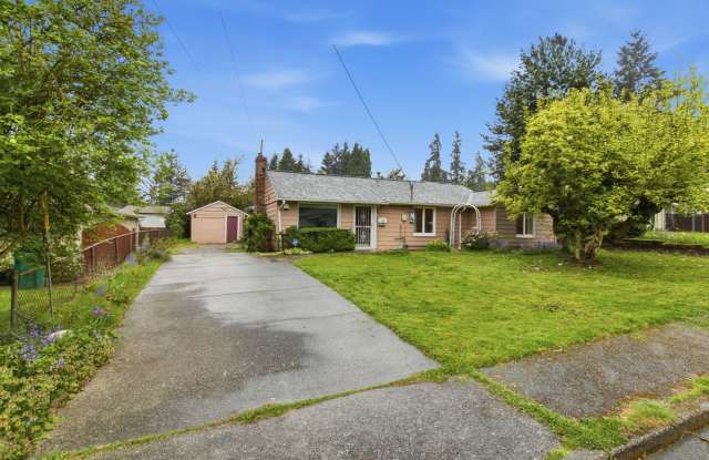 Cozy 4-Bedroom Home with Wood Stove & Large Backyard in Mountlake Terrace photos photos