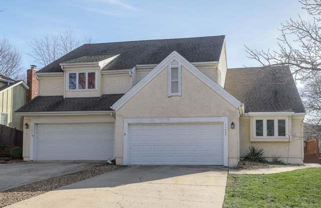 {11409} Updated Duplex in Fantastic Location + Two Car Garage + Main Level Master + Covered Deck photos photos