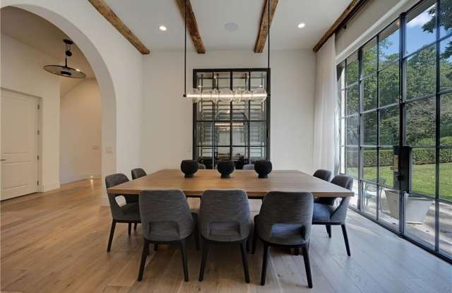 3570 Knollwood Drive NW Gallery 4