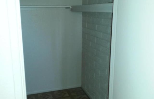 1317 N 48TH Place Gallery 4