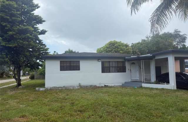 2800 SW 9th St photos photos