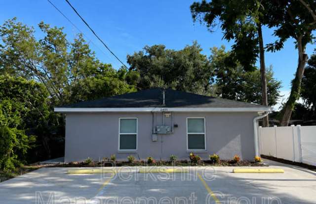 2405 Avenue C SW Gallery 1