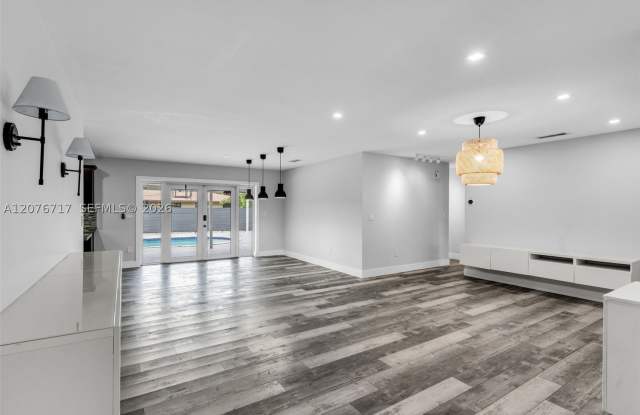 15825 SW 103rd Pl Gallery 3