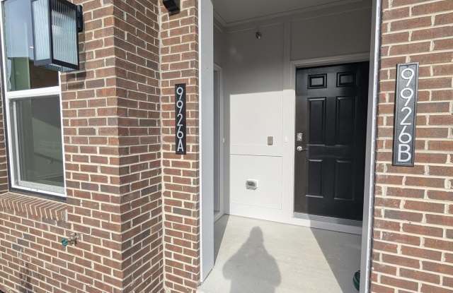9926 SIR BARTON WAY Gallery 3