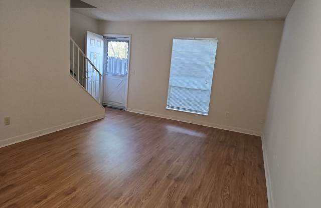 Spacious 1 Bedroom, 1.5 Bath Townhouse – Minutes from Nashville photos photos