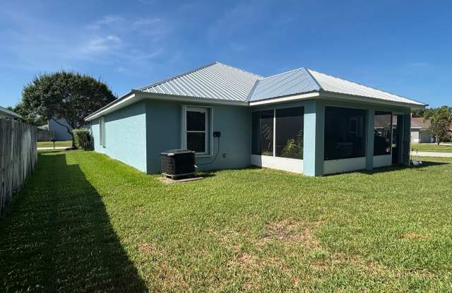 4 BR 2 BA Annual Rental in Gated community with Community Pool Gallery 3