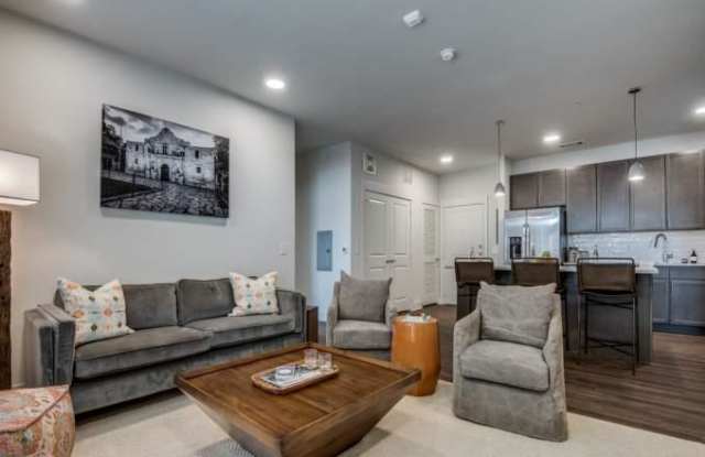 20947 Wilderness Oak Gallery 1