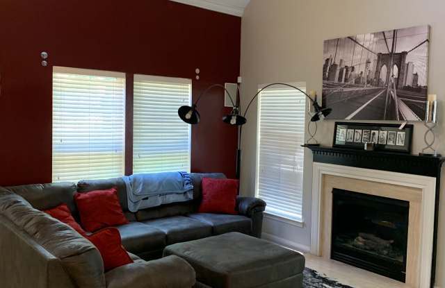 5816 Hogan's Way Court Gallery 4