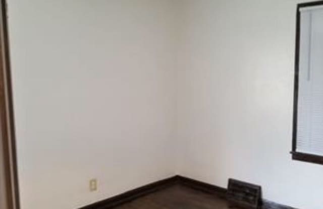 18591 Brinker Avenue Gallery 4