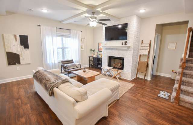 Pet Friendly Four Bedroom! Gallery 4