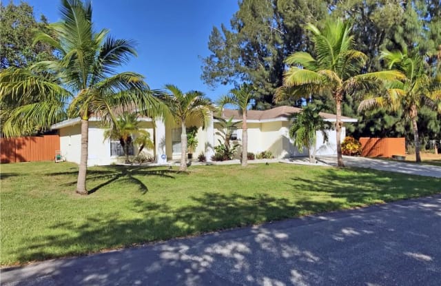 5298 PORTLAND WAY - 5298 Portland Way, Ridge Wood Heights, FL 34231