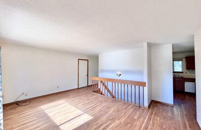 3 Bed, 1 Bath Ranch Home in Ault. Large yard and new carpet/paint! Gallery 3