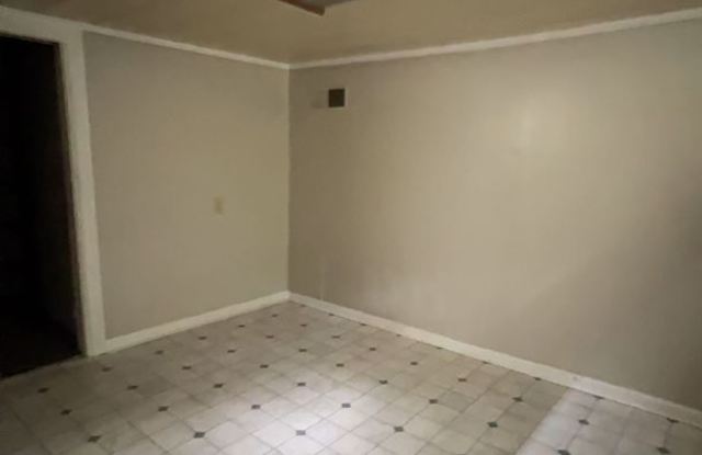 1901 Dellwood Ave Gallery 3