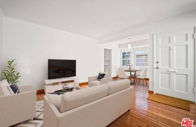 643 STRAND Street Gallery 4