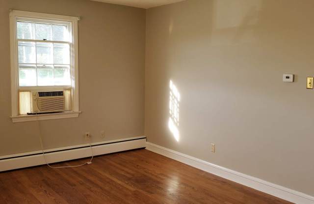 1324 N GRAVEL PIKE Gallery 3