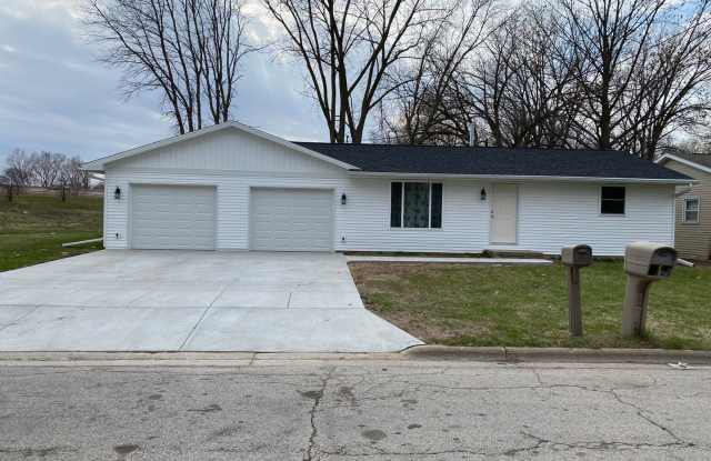 3 Bed 1 Bath Duplex in Desirable Location photos photos 3 Bed 1 Bath Duplex in Desirable Location photos photos