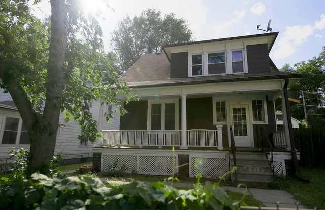 910 S 25th St, Omaha, NE 68105 photos photos