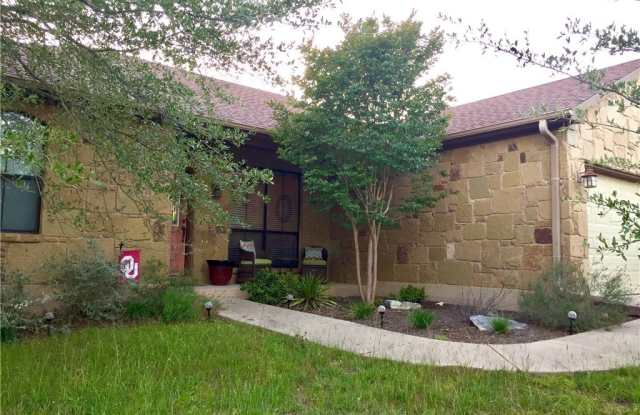Single story 3 bedroom - Available early June! photos photos