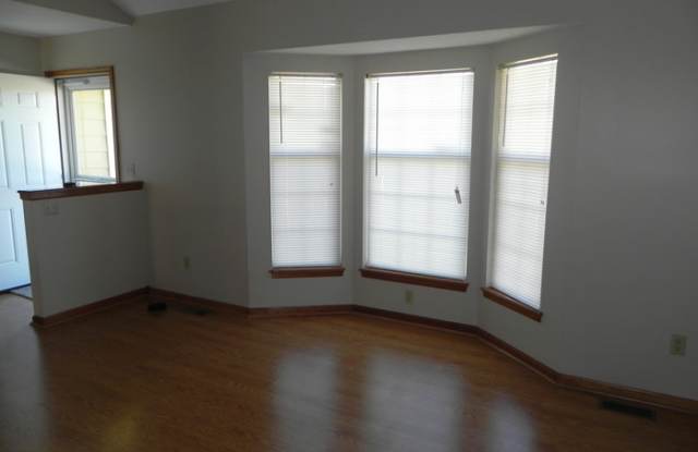 1537 Northeast Ivory Lane Gallery 3