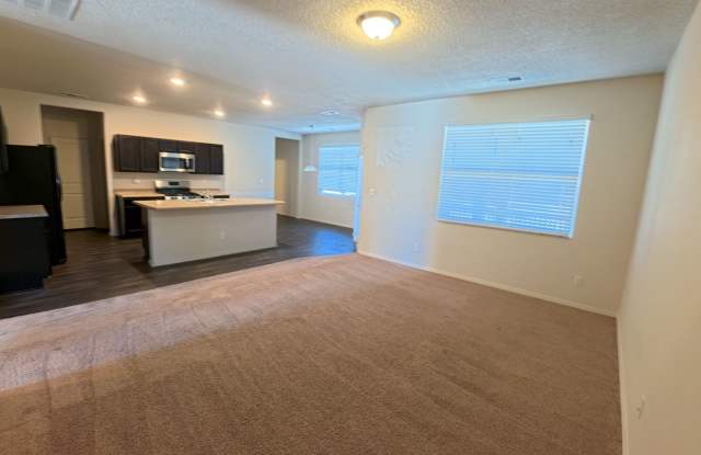 **Beautiful 3-Bedroom Home with Spacious Loft in Los Lunas, NM!** Gallery 4