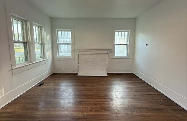 929 Jackson Boulevard Gallery 3