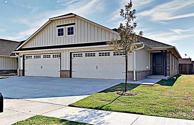 3 Bedroom 2 Bath Duplex Near Tinker AFB! photos photos
