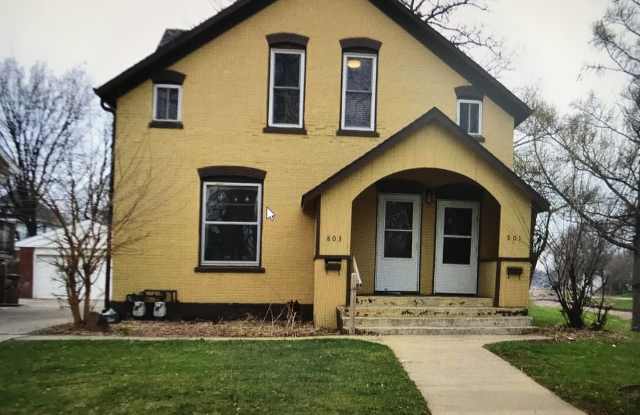 Downtown duplex unit with gorgeous hardwood floors! Near downtown! photos photos