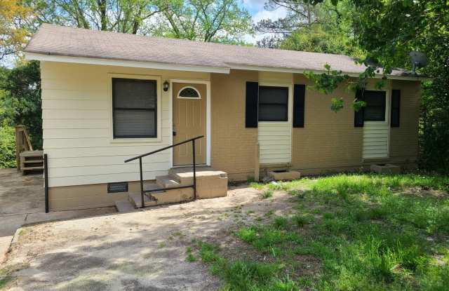 Ready to Rent! - 1136 Chalbena Avenue, Columbus, GA 31907