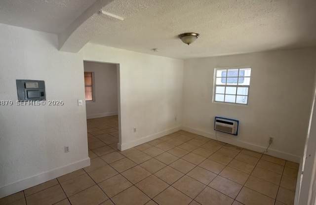 7305 NW 17th Ct Gallery 3