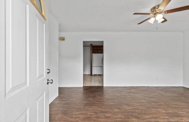 Sevierville 37876 - 3 bedroom, 1 bath home just off of Boyds Creek Hwy - Text or Call John Mendoza 865-415-8628 Gallery 4