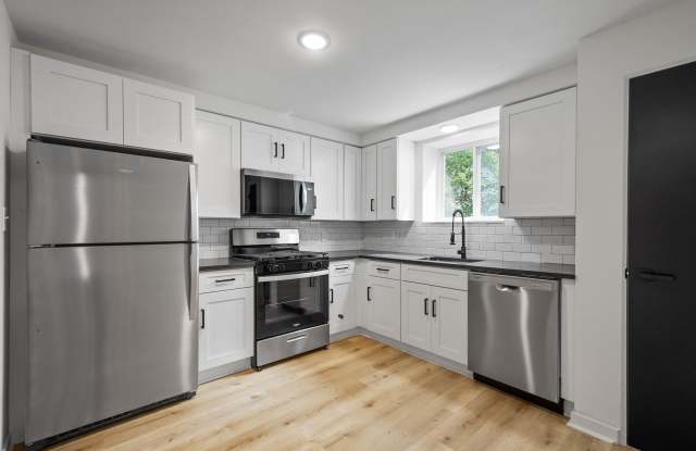 READY FOR MOVE IN! FULLY RENOVATED 2-BEDROOM IN CRAFTON! photos photos