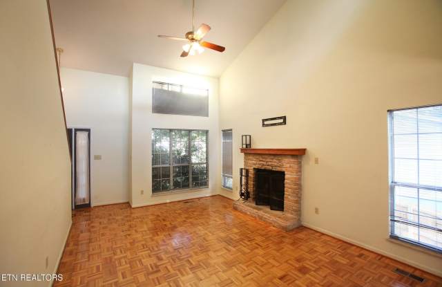 1433 Overton Lane Gallery 3