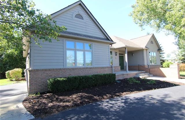26 ROCHDALE Drive S - 26 Rochdale Drive South, Rochester Hills, MI 48309