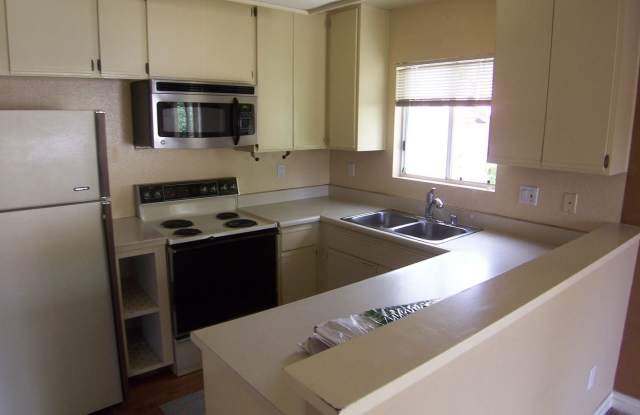 11247 Avenida De Los Lobos # G Gallery 2
