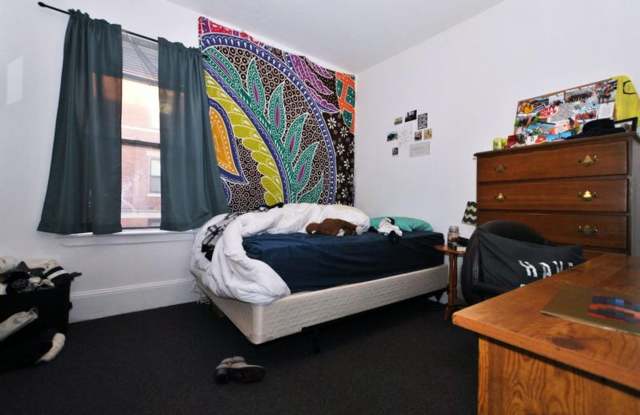 Large 4 Bedroom Available 09/01/26 Gallery 3