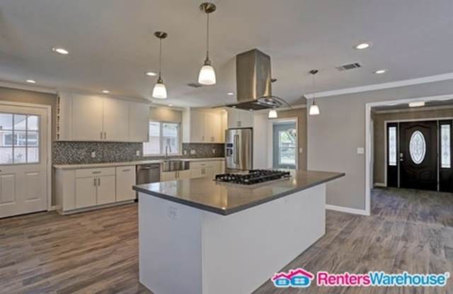 3619 North Braeswood Boulevard Gallery 3
