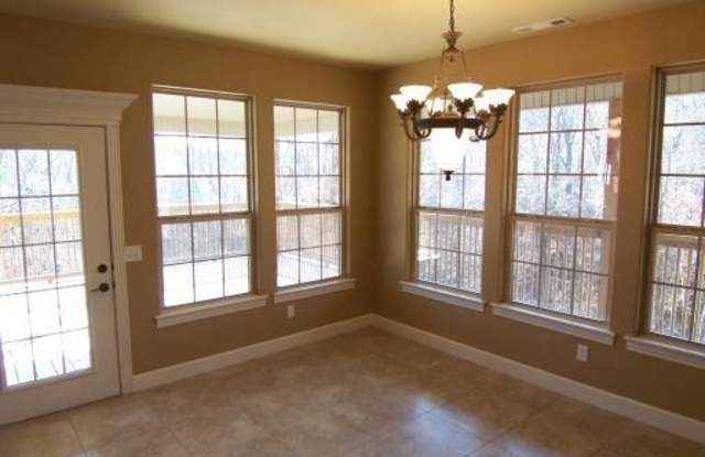 814 Summit Loop Gallery 4