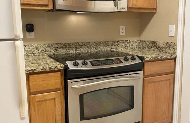 Longleaf Villas unit Available for Fall 2026! Gallery 3