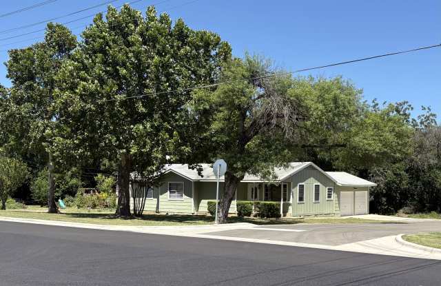 300 North Burleson Street Gallery 2