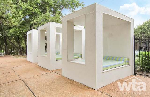 1600 ROYAL CREST DR Gallery 3