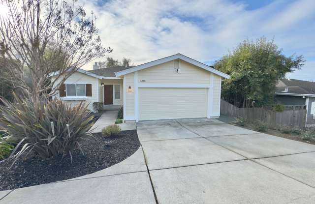 3 Bedrooms, 2 1/2 Bathrooms, Serene Napa Setting photos photos