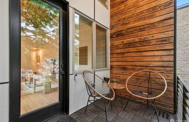 Stunning Modern 3 Bedroom Georgetown Home with Sustainable Design & Smart Features Gallery 3