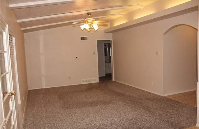 920 Roaming Road Drive Gallery 4