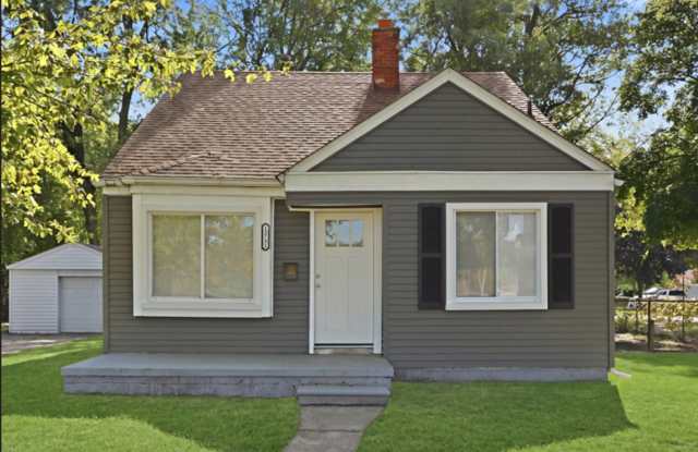 Beautiful 3 bedroom, 1 bath home with fenced yard, Granite, Luxury Flooring Gallery 1