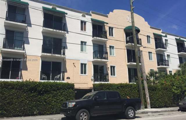 400 SW 2nd St photos photos